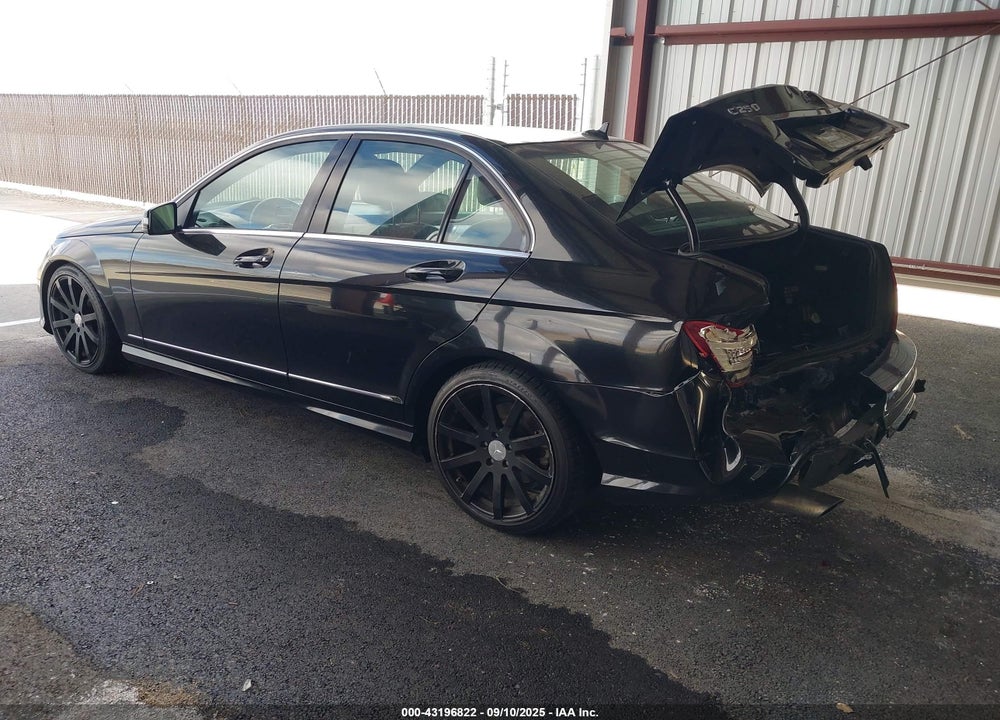 2013 MERCEDES-BENZ C CLASS VIN: WDDGF4HB1DA806509