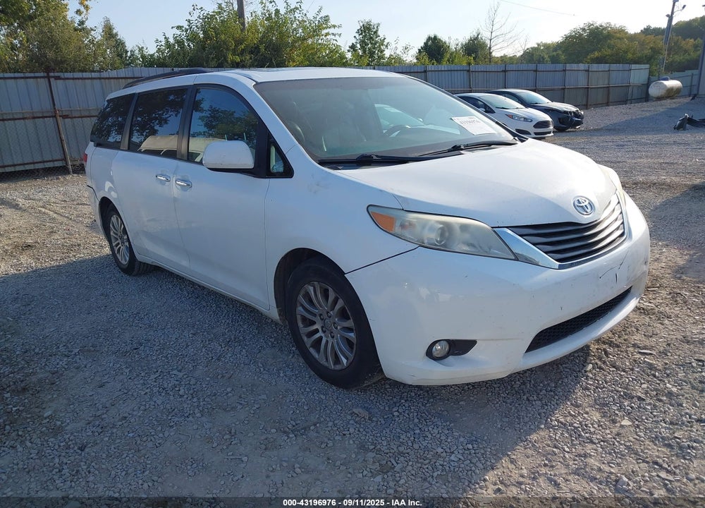 2011 TOYOTA SIENNA XLE V6 VIN: 5TDYK3DC4BS030573