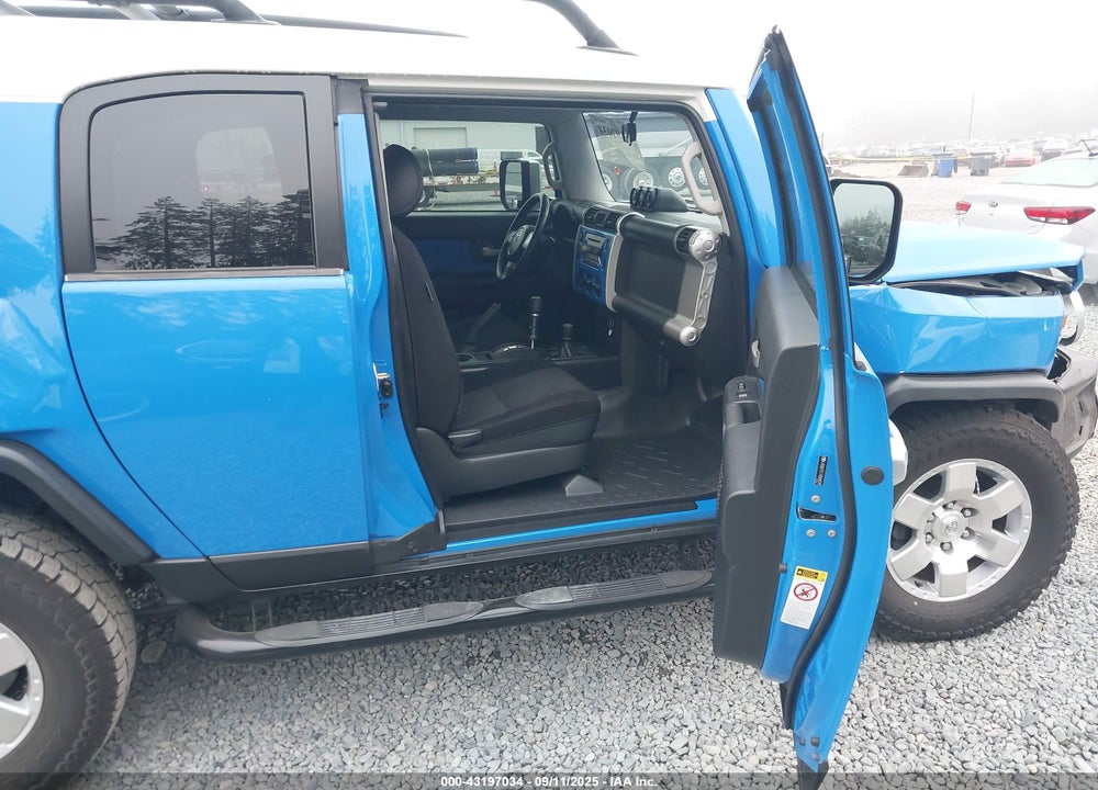 2007 CRUISER TOYOTA FJ VIN: JTEBU11F170029079