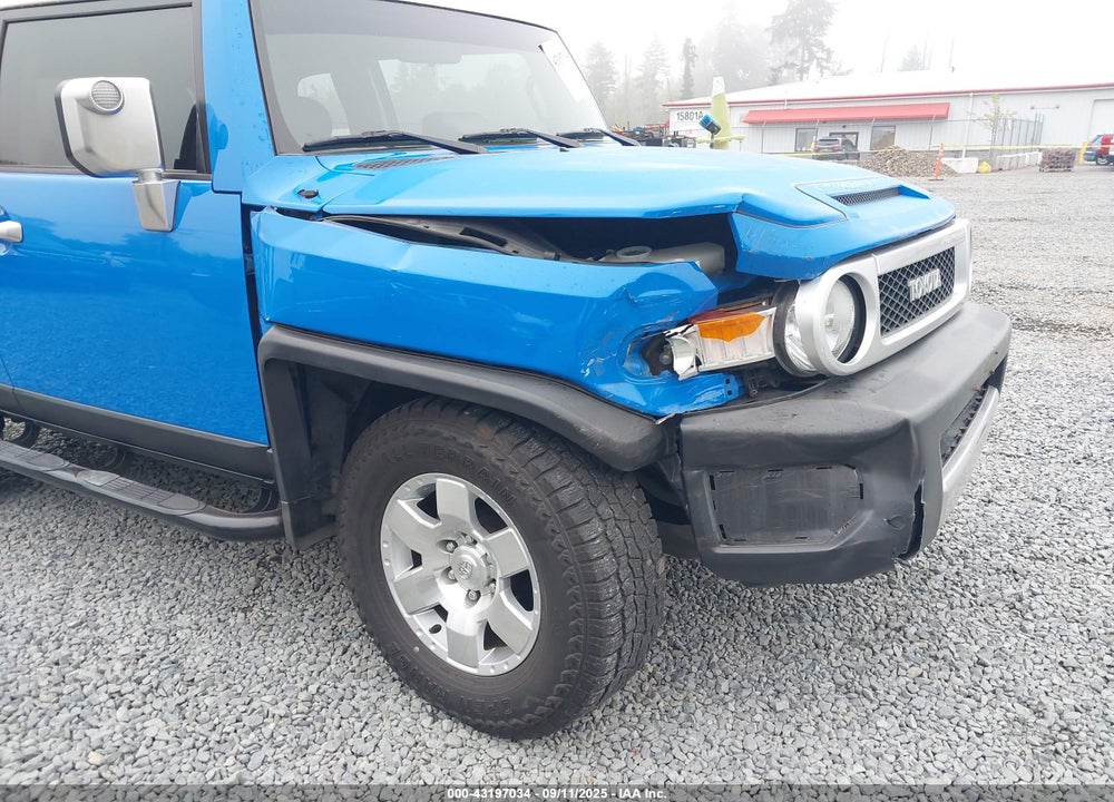 2007 CRUISER TOYOTA FJ VIN: JTEBU11F170029079