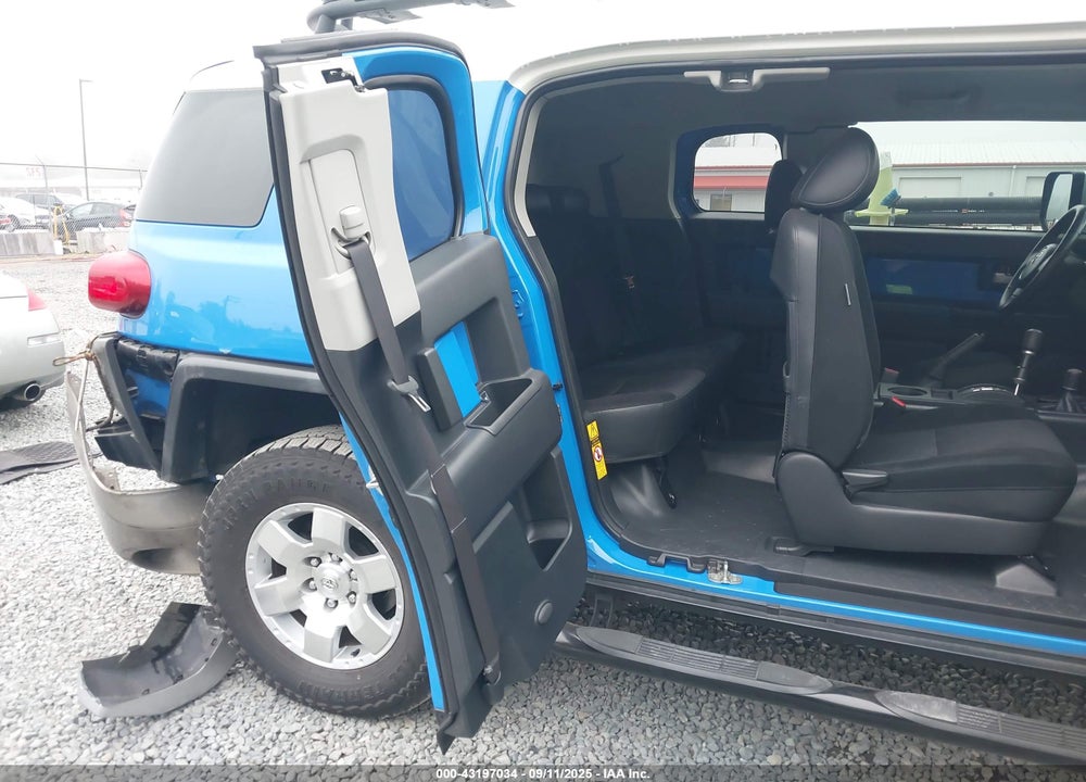 2007 CRUISER TOYOTA FJ VIN: JTEBU11F170029079
