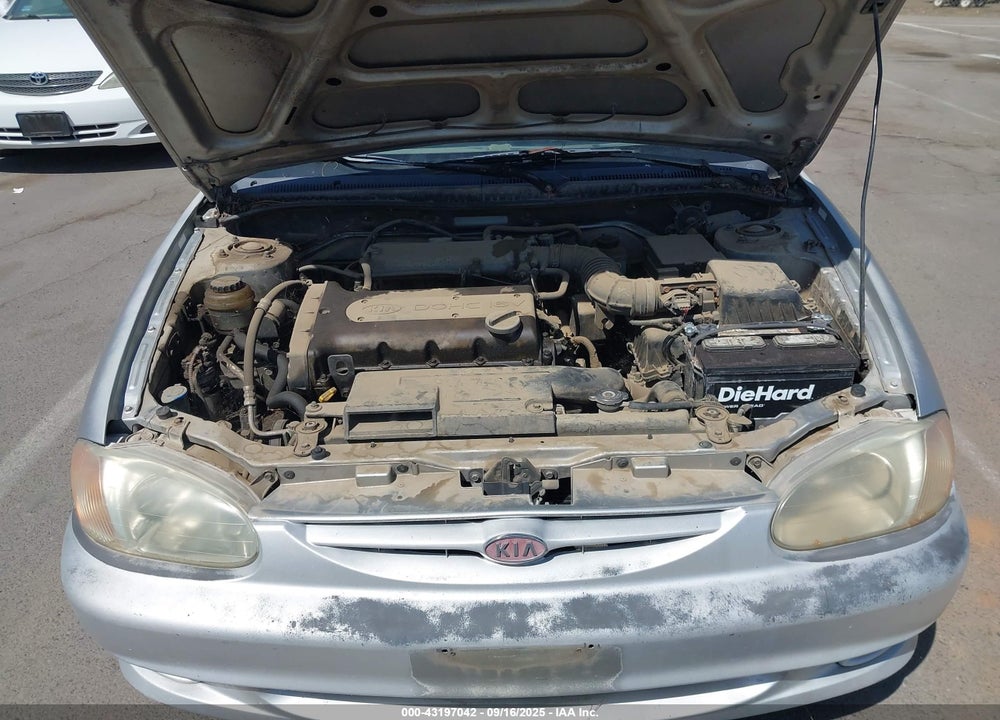 2001 KIA SEPHIA LS VIN: KNAFB121815050162