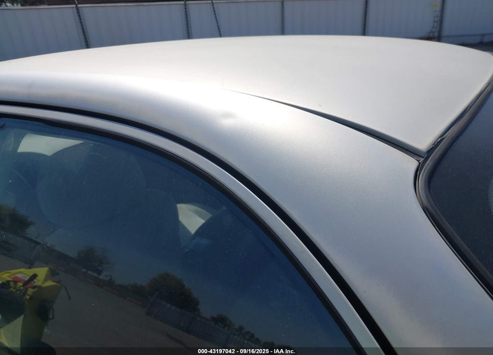 2001 KIA SEPHIA LS VIN: KNAFB121815050162
