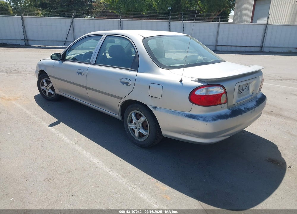 2001 KIA SEPHIA LS VIN: KNAFB121815050162