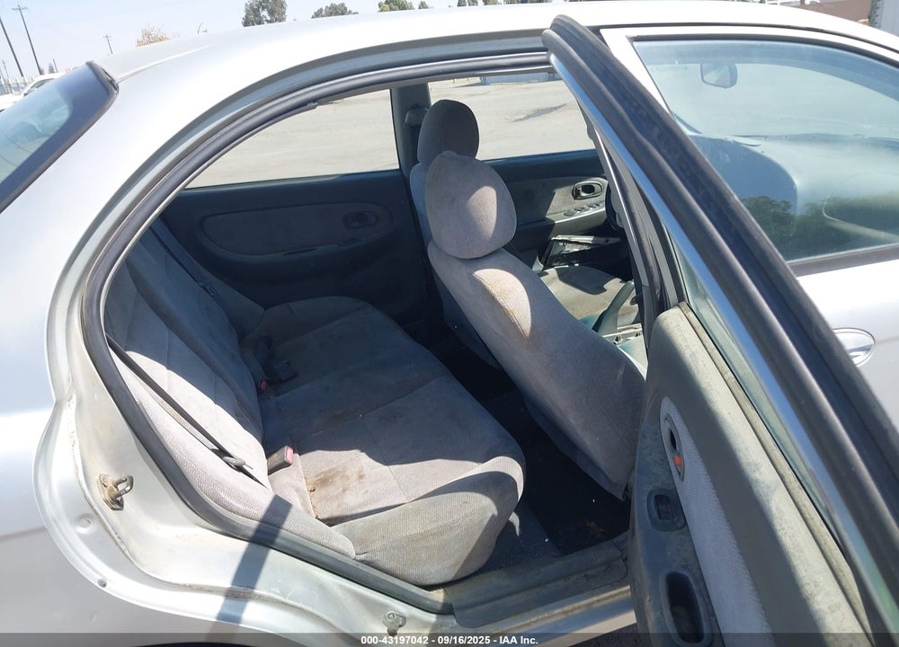 2001 KIA SEPHIA LS VIN: KNAFB121815050162