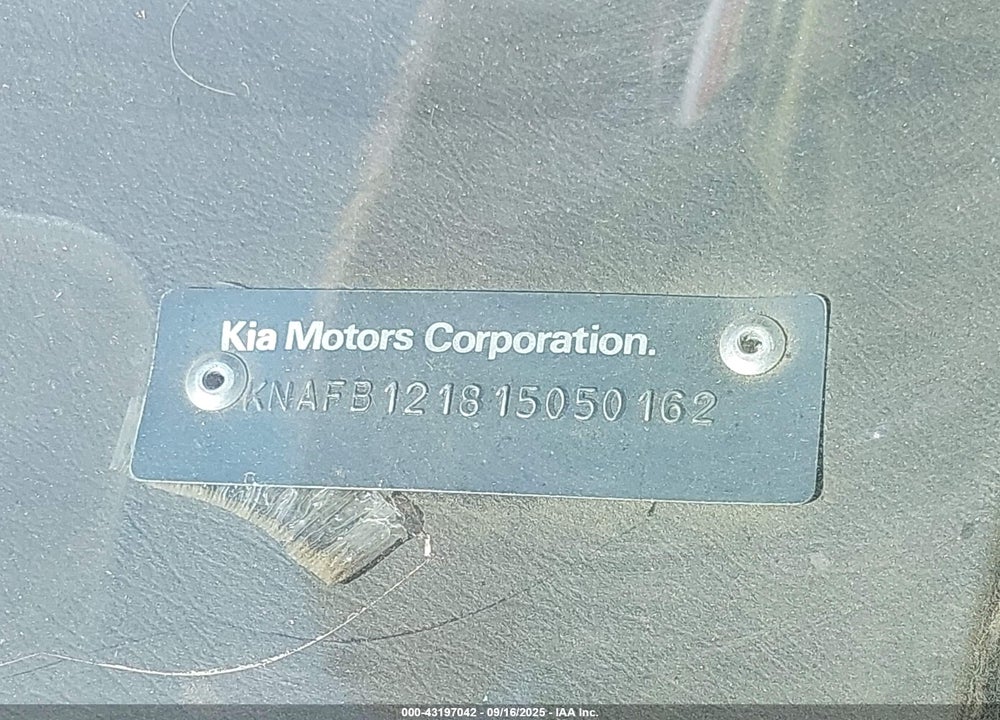 2001 KIA SEPHIA LS VIN: KNAFB121815050162