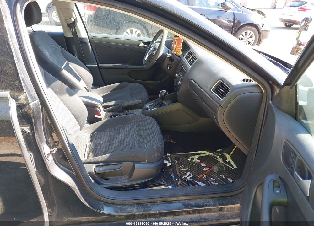 2014 VOLKSWAGEN JETTA VIN: 3VW2K7AJ9EM390133