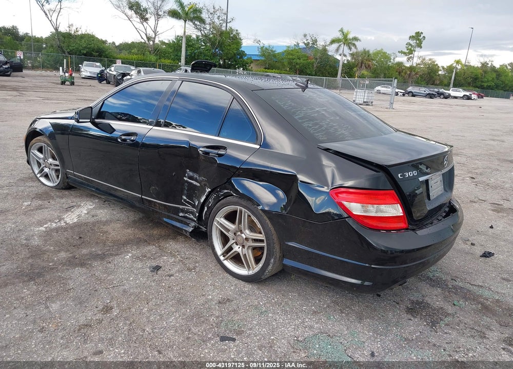 2010 MERCEDES-BENZ C 300 LUXURY/SPORT VIN: WDDGF5EB6AR093744