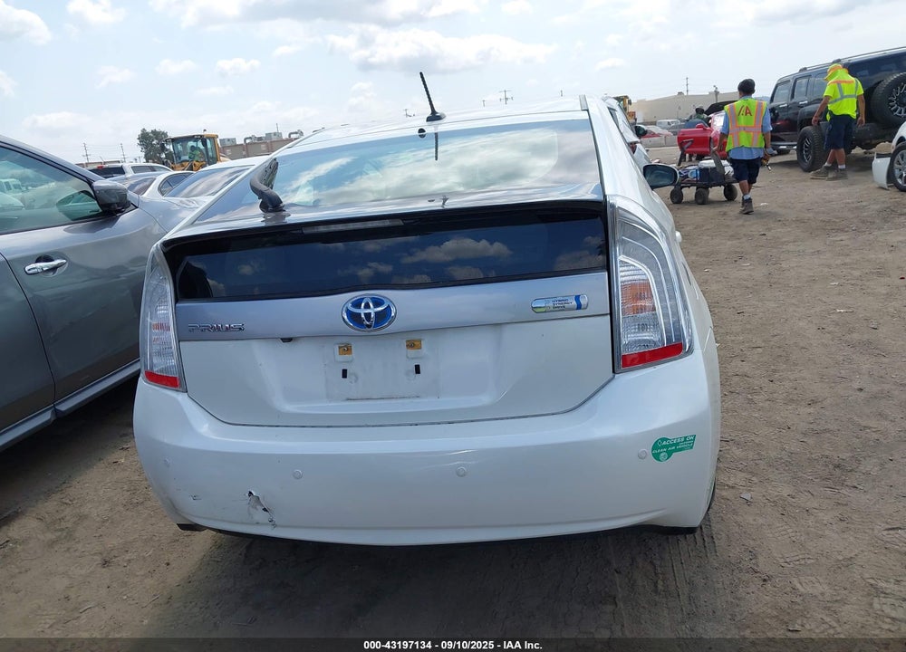 2015 TOYOTA PRIUS PLUG-IN VIN: JTDKN3DP0F3068647