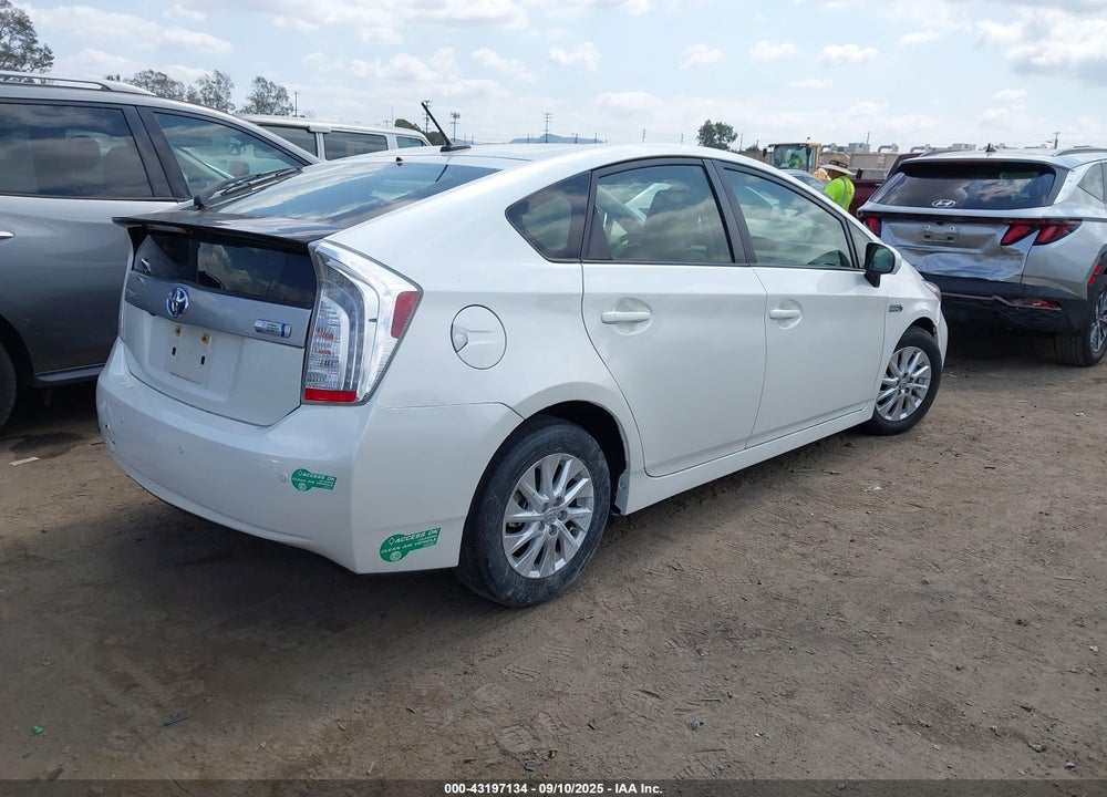 2015 TOYOTA PRIUS PLUG-IN VIN: JTDKN3DP0F3068647