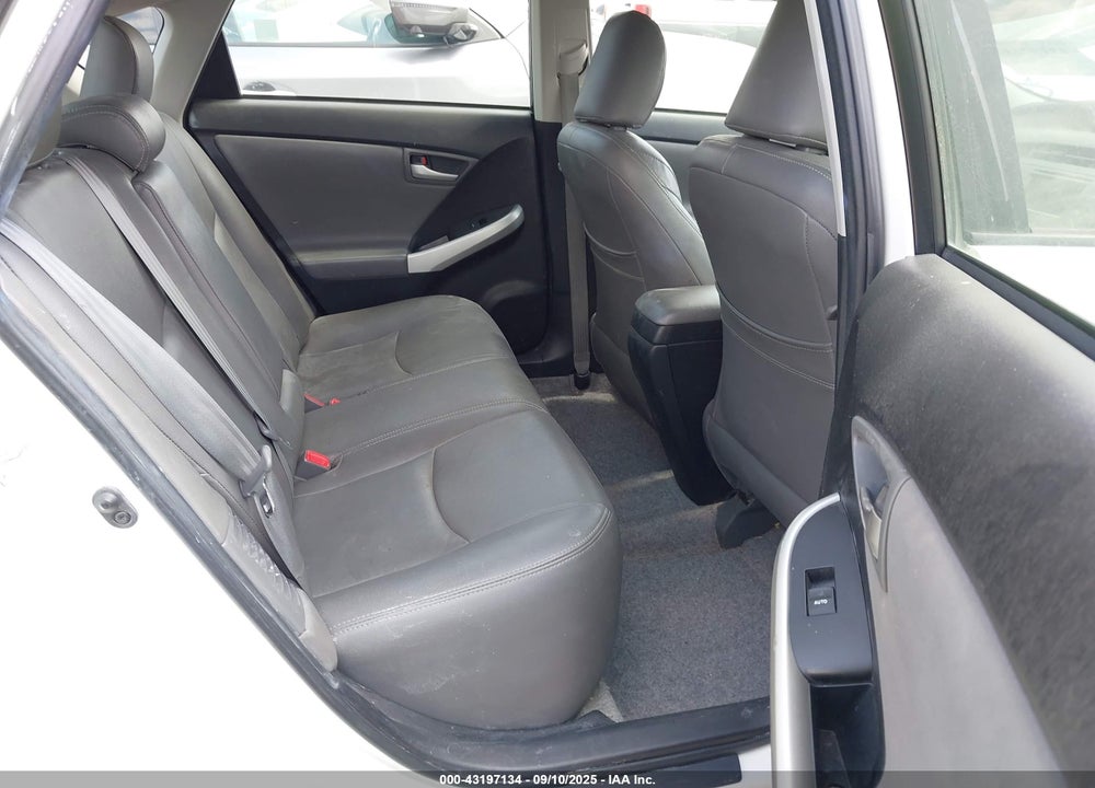 2015 TOYOTA PRIUS PLUG-IN VIN: JTDKN3DP0F3068647