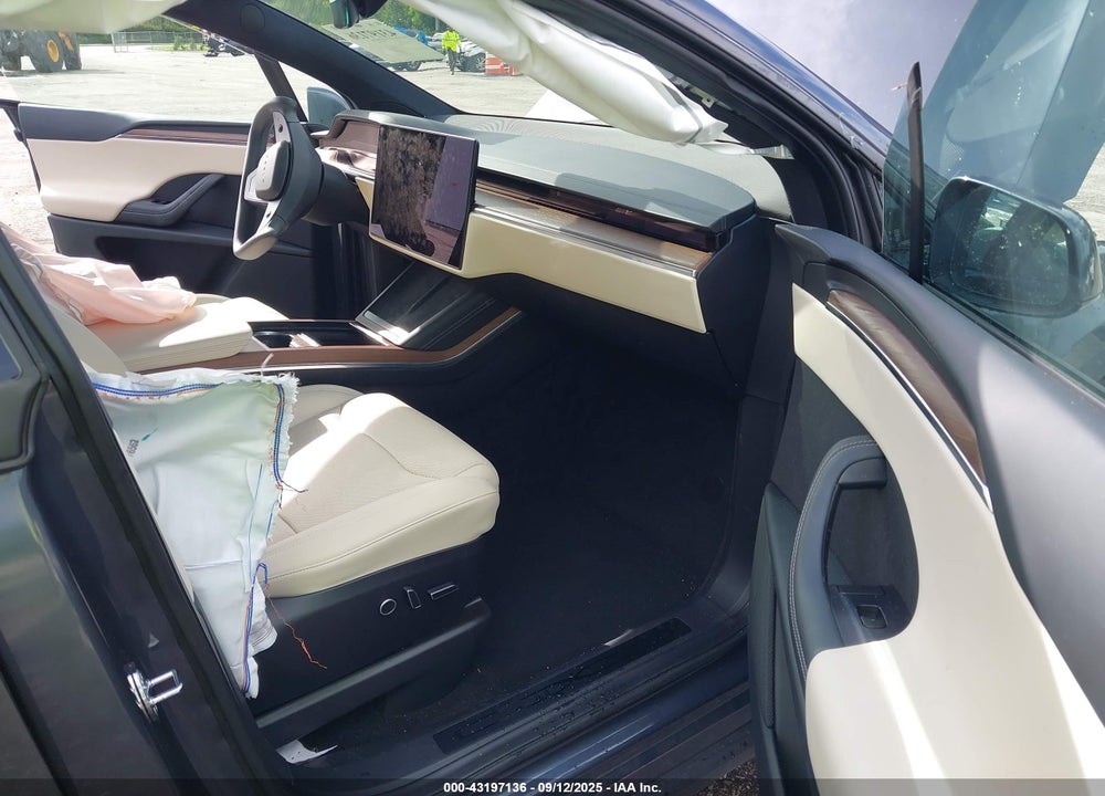 2023 TESLA MODEL X VIN: 7SAXCDE5XPF385549