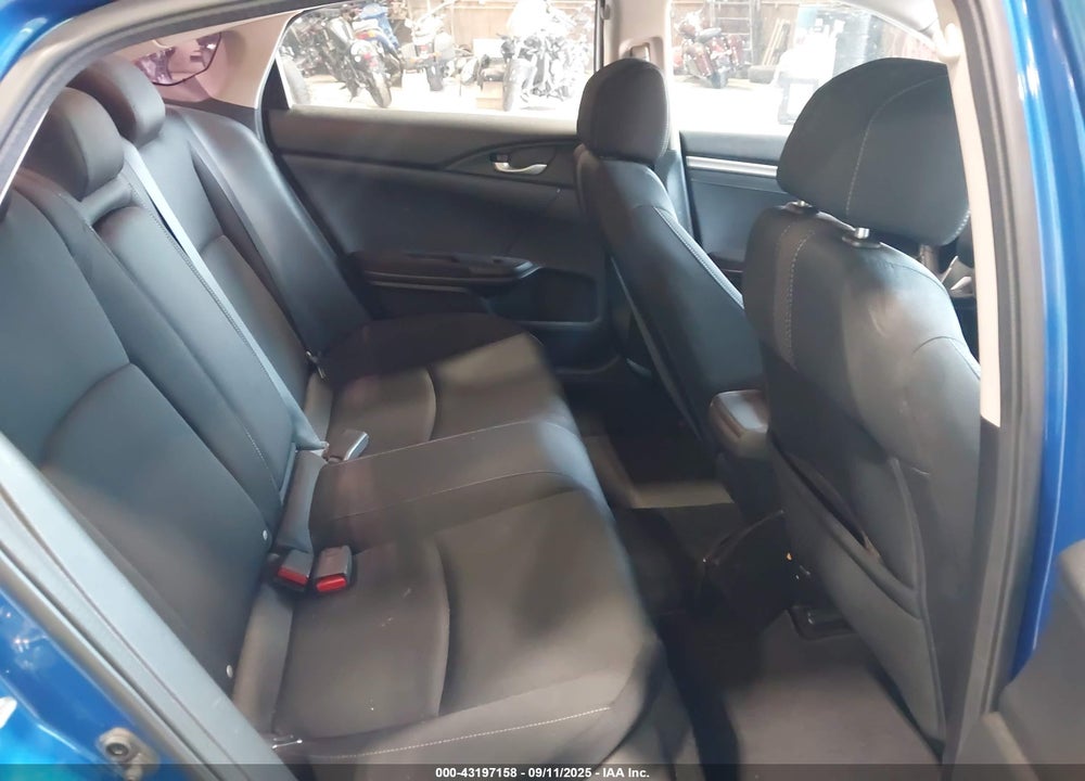2016 HONDA CIVIC VIN: 2HGFC1F32GH642557