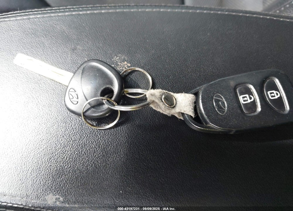 2014 HYUNDAI TUCSON SE VIN: KM8JU3AG4EU838128
