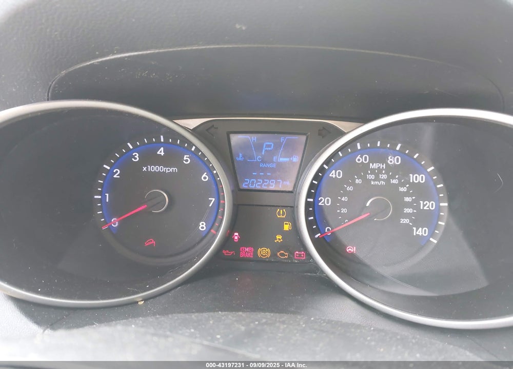 2014 HYUNDAI TUCSON SE VIN: KM8JU3AG4EU838128