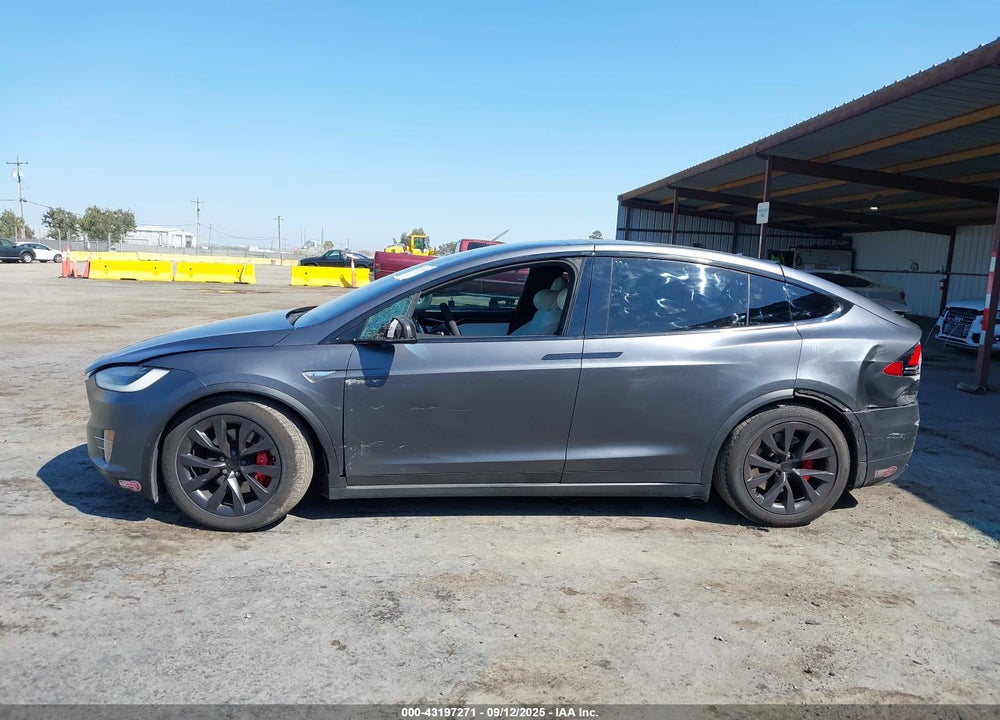 2016 TESLA MODEL X VIN: 5YJXCBE41GF003644