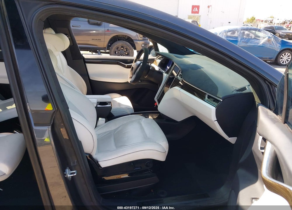 2016 TESLA MODEL X VIN: 5YJXCBE41GF003644