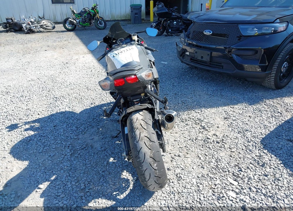 2025 SUZUKI GSX-R750 VIN: JS1GR7MA0S7101060