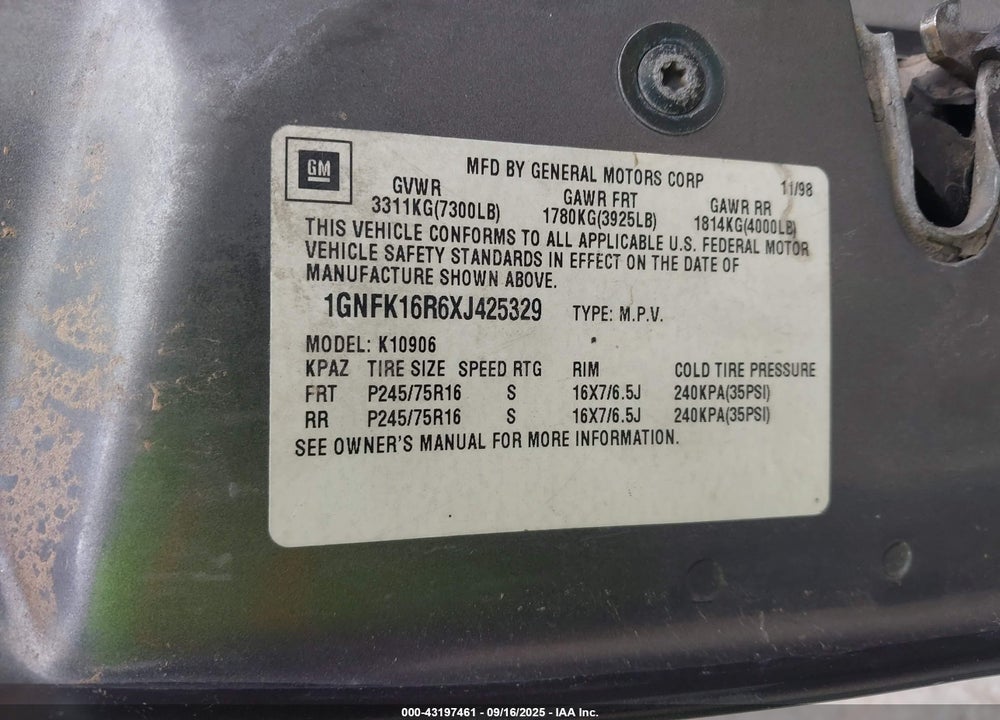 1999 CHEVROLET SUBURBAN 1500 LT VIN: 1GNFK16R6XJ425329