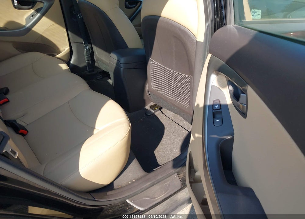 2012 HYUNDAI ELANTRA LIMITED VIN: 5NPDH4AE4CH085007