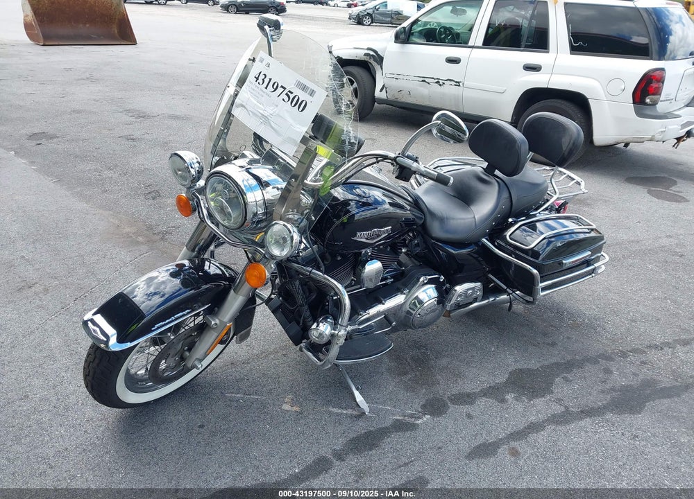 2014 HARLEY-DAVIDSON FLHR ROAD KING VIN: 1HD1FBM17EB679762