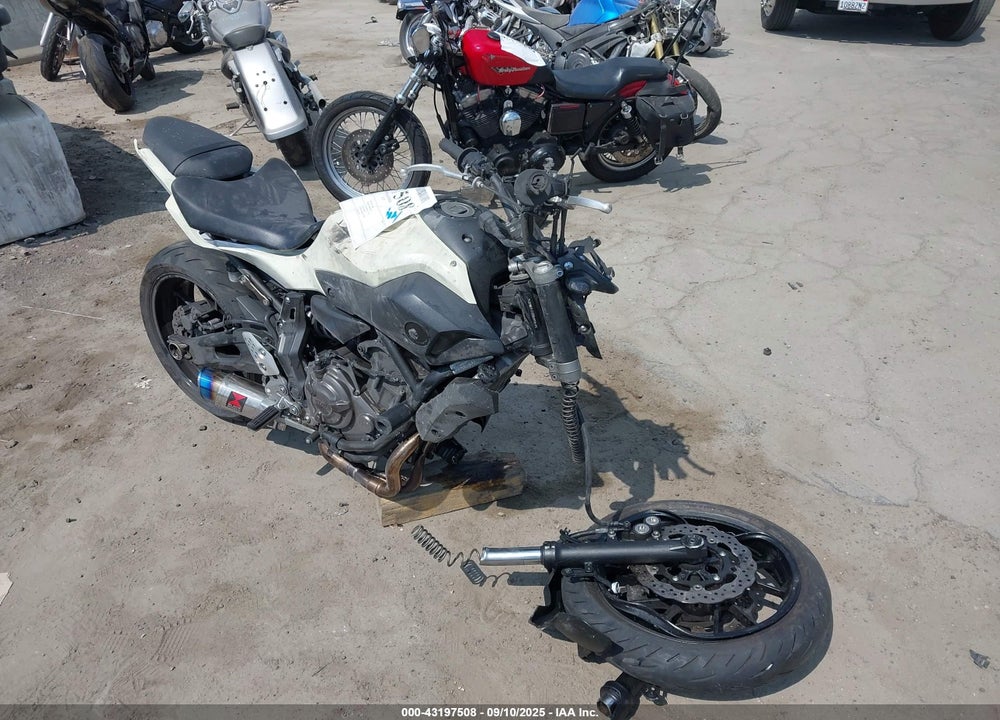 2017 YAMAHA FZ07 C VIN: JYARM06YXHA003644