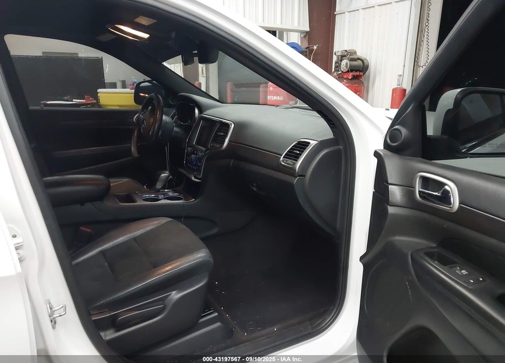 2018 JEEP GRAND CHEROKEE VIN: 1C4RJEAG2JC430884