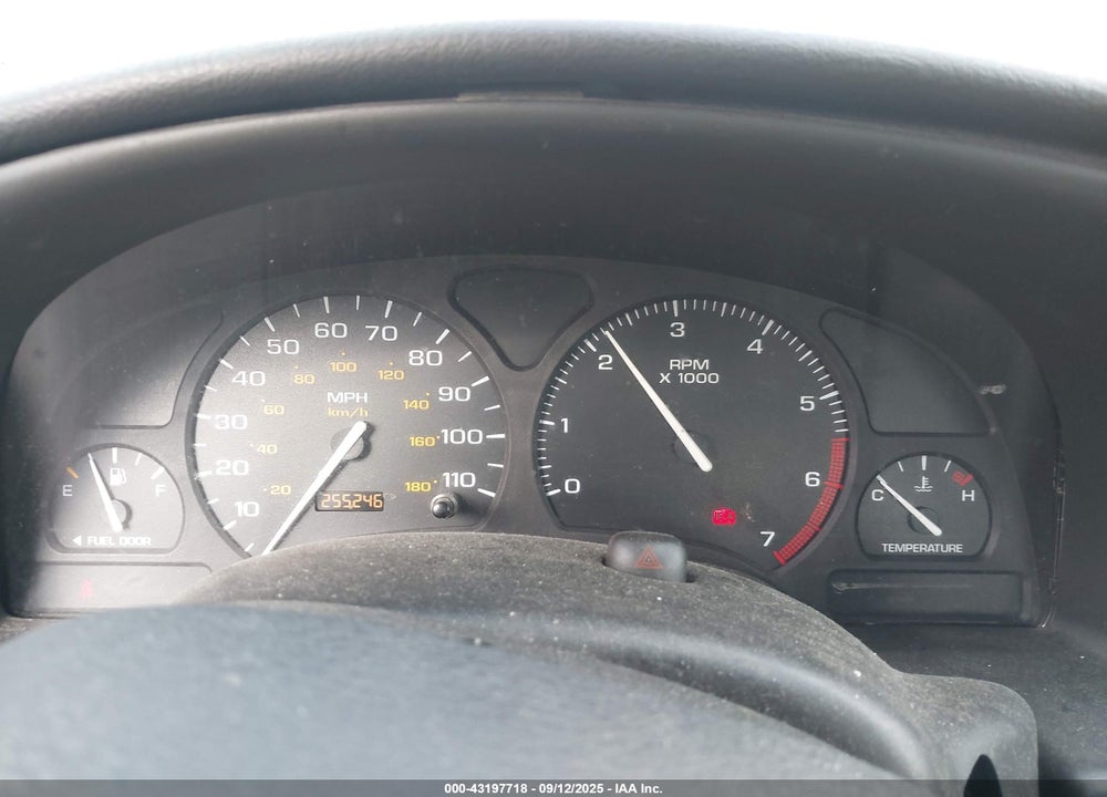 2000 SATURN SL1 VIN: 1G8ZH5286YZ219563