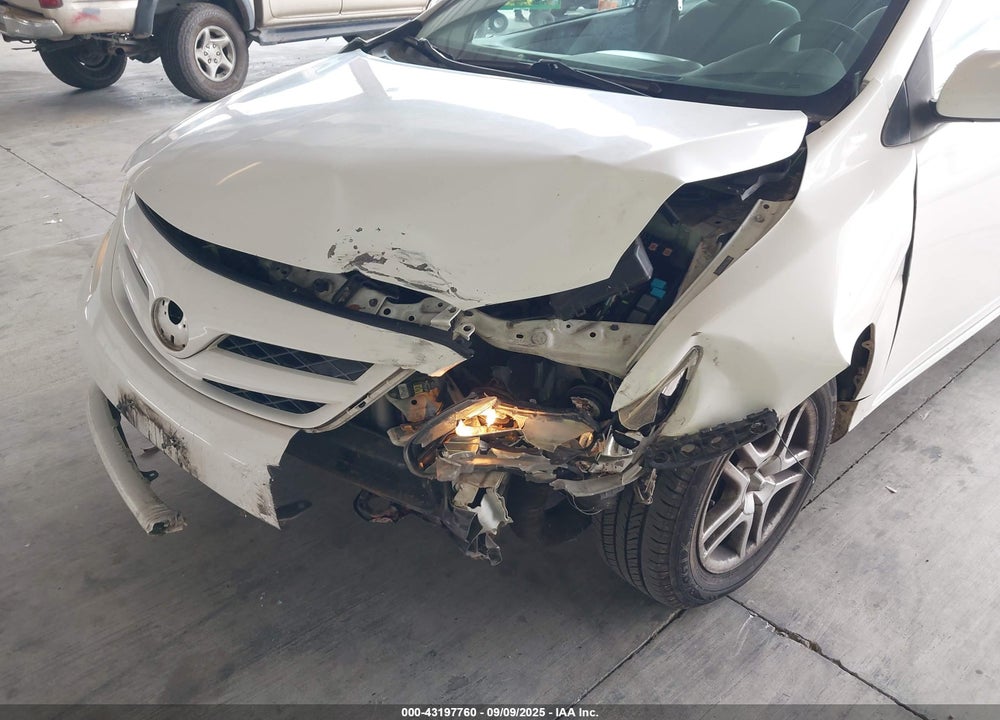 2011 TOYOTA COROLLA LE VIN: 2T1BU4EE1BC588105