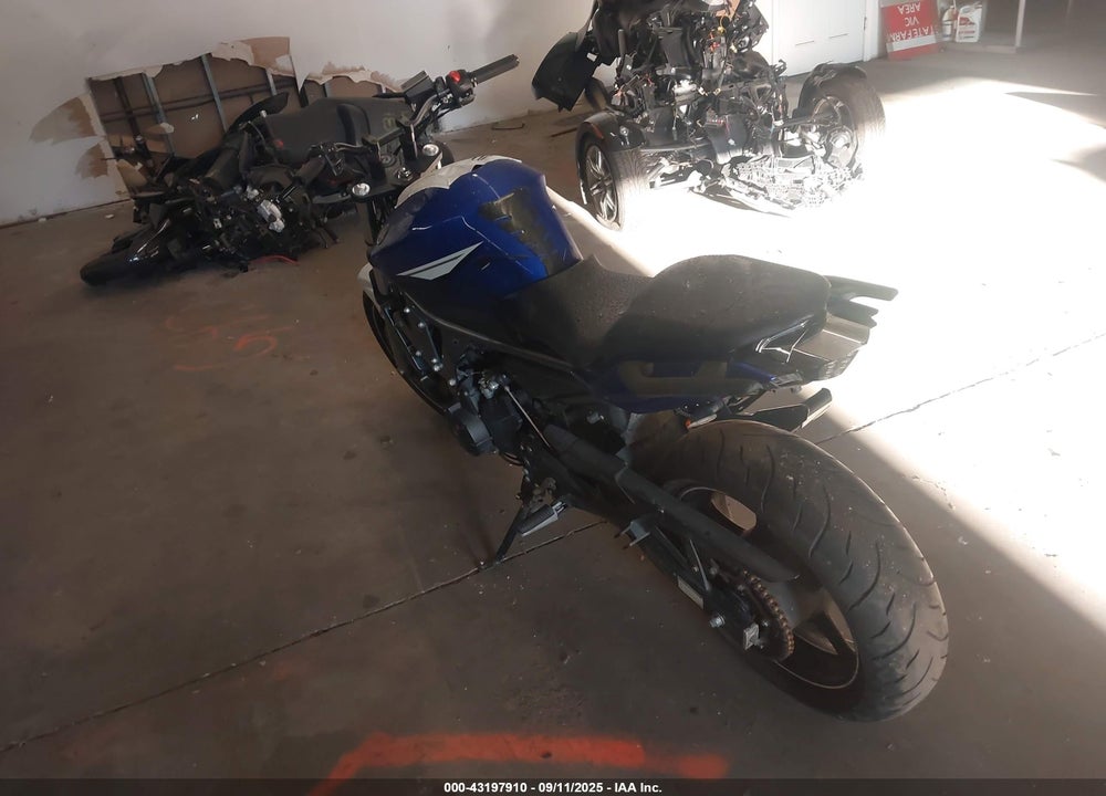 2013 YAMAHA FZ6 R VIN: JYARJ18E8DA011544