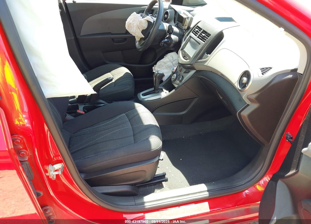 2015 CHEVROLET SONIC VIN: 1G1JC5SH8F4104788