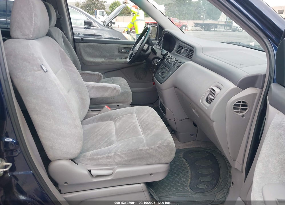 2004 HONDA ODYSSEY EX VIN: 5FNRL18864B119211