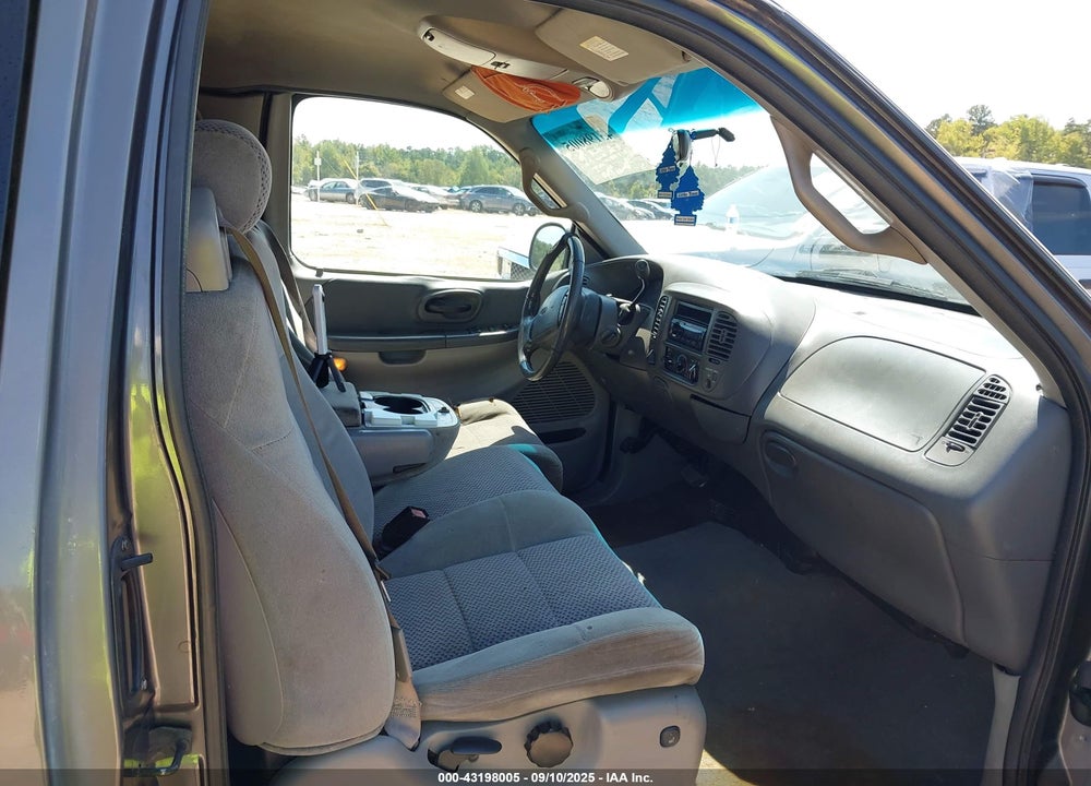 2002 FORD F-150 LARIAT/XL/XLT VIN: 2FTRX18L62CA00183