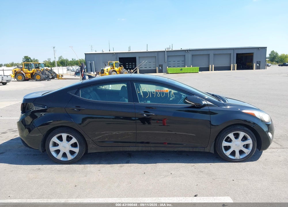 2013 HYUNDAI ELANTRA VIN: KMHDH4AE4DU962730
