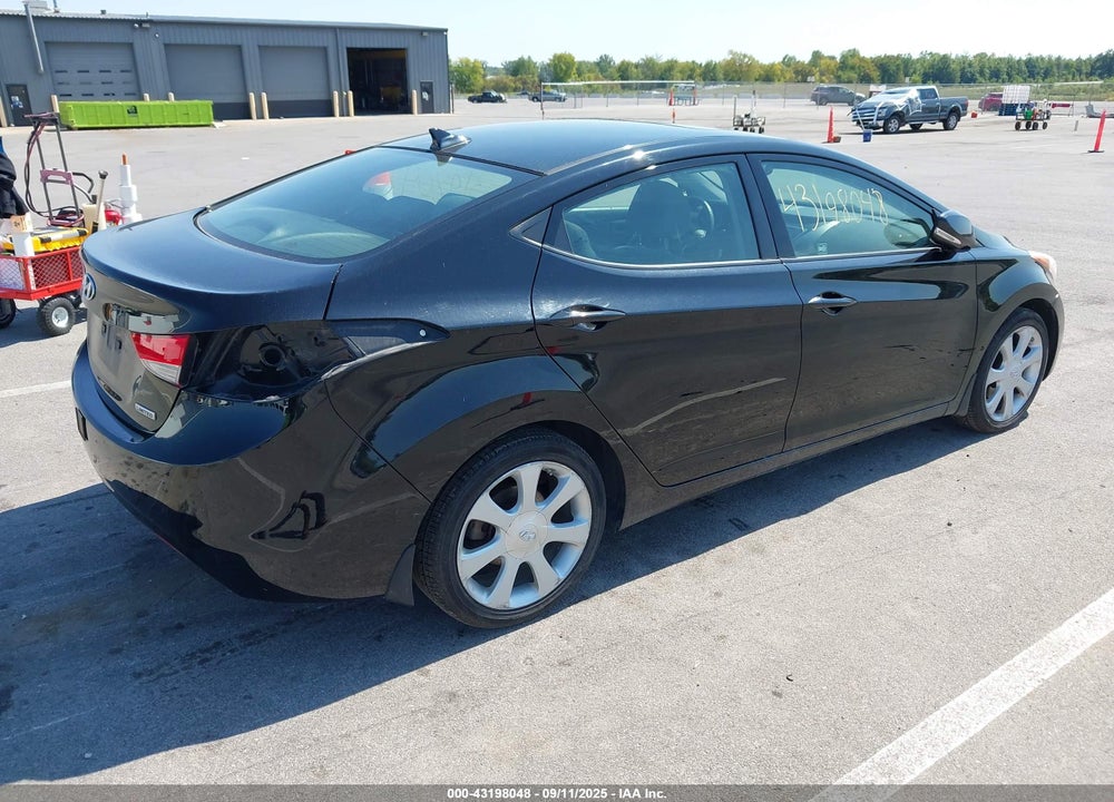 2013 HYUNDAI ELANTRA VIN: KMHDH4AE4DU962730