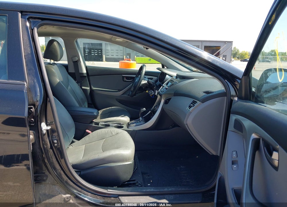 2013 HYUNDAI ELANTRA VIN: KMHDH4AE4DU962730