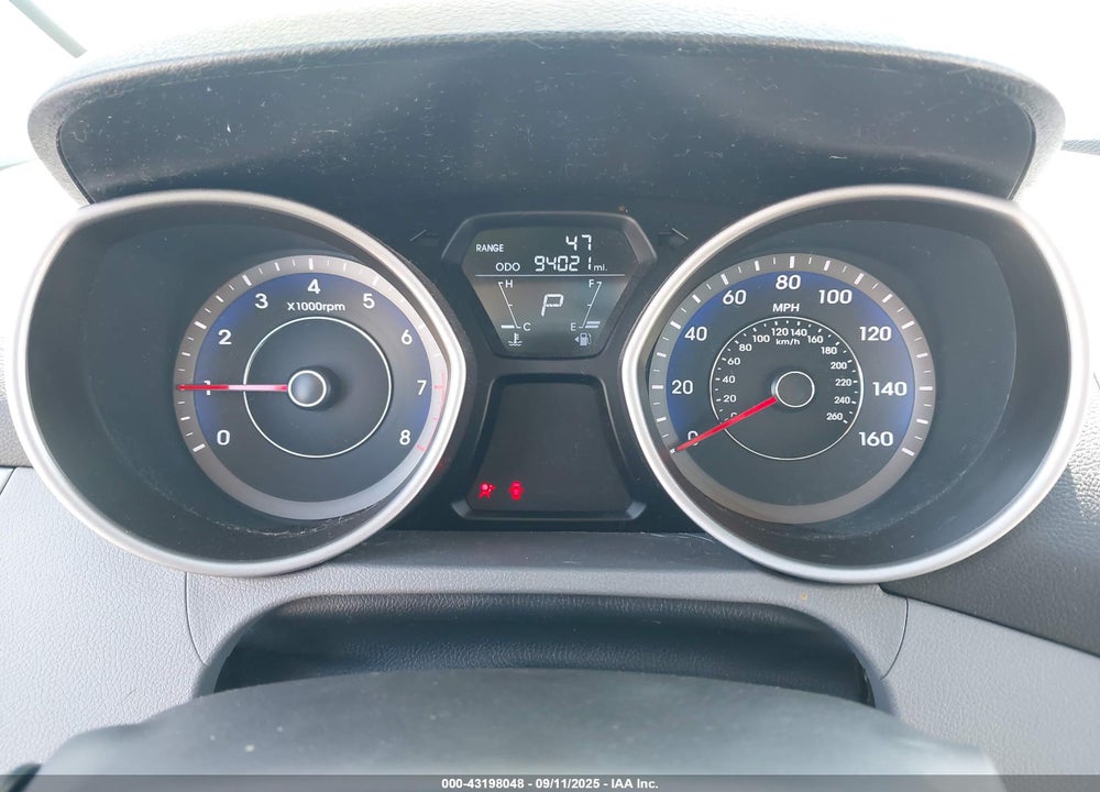 2013 HYUNDAI ELANTRA VIN: KMHDH4AE4DU962730