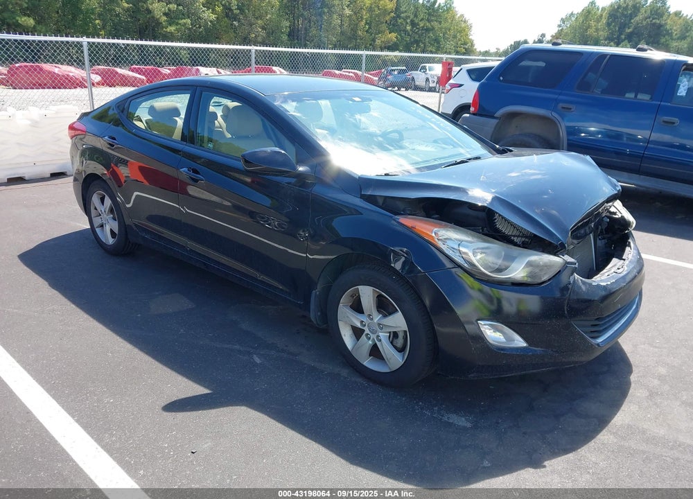 2013 HYUNDAI ELANTRA GLS VIN: KMHDH4AE2DU925904