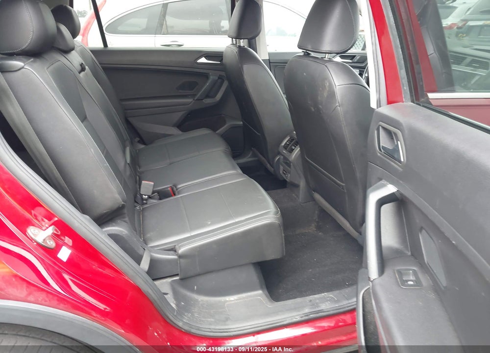 2019 VOLKSWAGEN TIGUAN VIN: 3VV2B7AX0KM080294