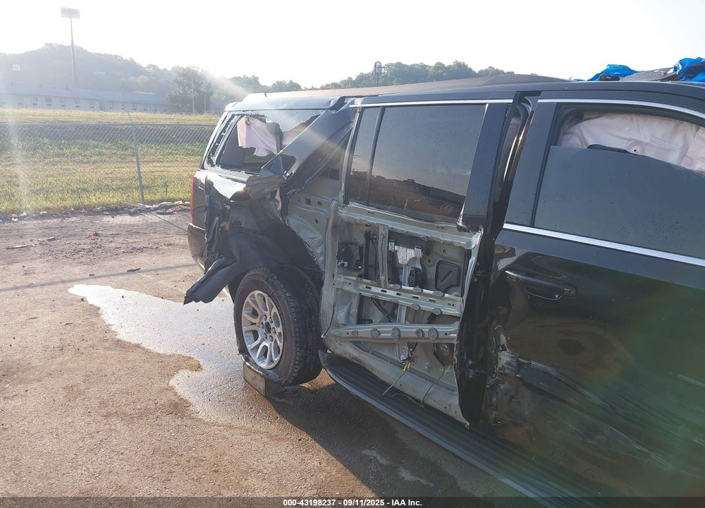 2015 CHEVROLET SUBURBAN 1500 LT VIN: 1GNSKJKC4FR285135