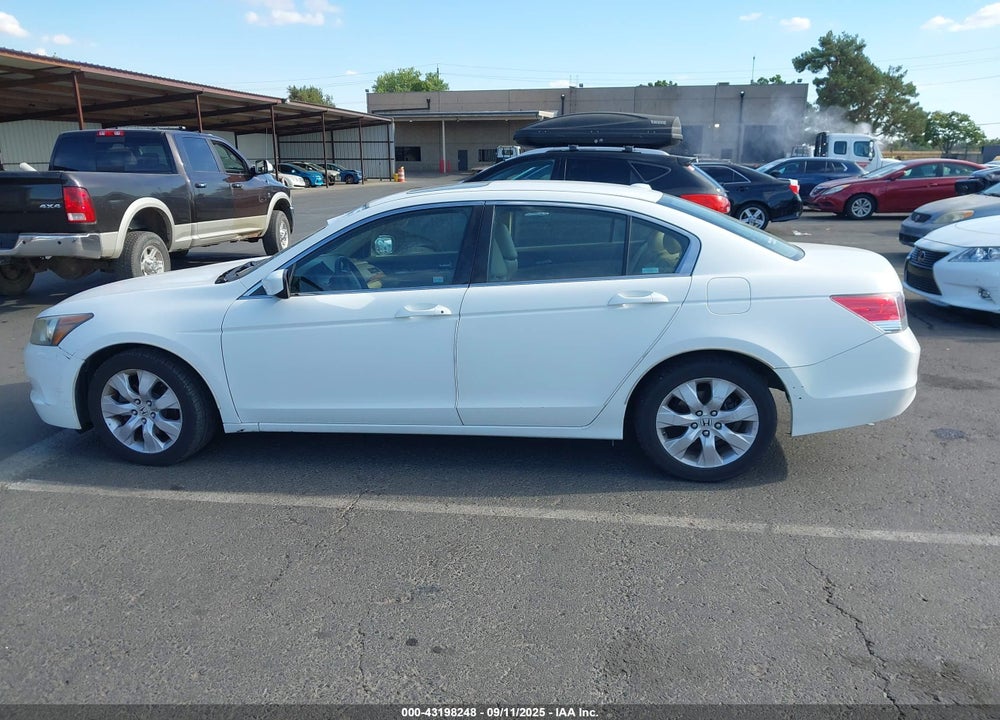 2010 HONDA ACCORD VIN: 1HGCP2F82AA070016
