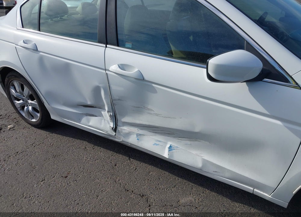 2010 HONDA ACCORD VIN: 1HGCP2F82AA070016