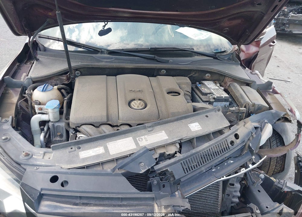 2013 VOLKSWAGEN PASSAT 2.5L SE VIN: 1VWBP7A31DC119084