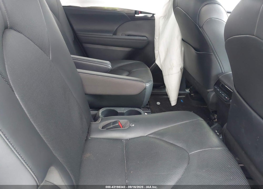 2020 TOYOTA HIGHLANDER VIN: 5TDXBRCHXLS012219