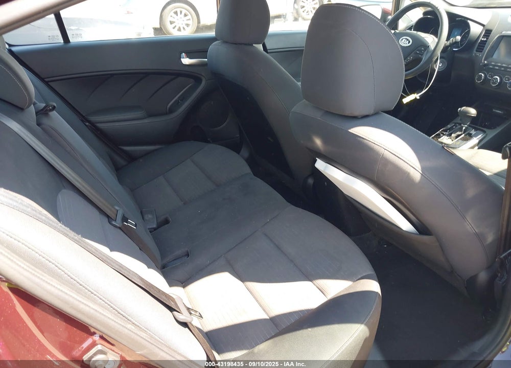 2018 KIA FORTE LX VIN: 3KPFL4A7XJE248303
