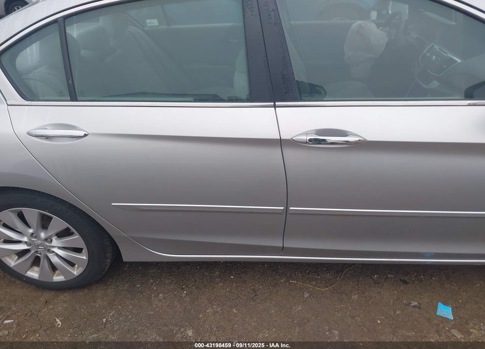2013 HONDA ACCORD VIN: 1HGCR2F76DA007359