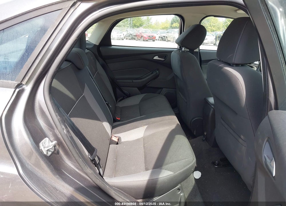 2014 FORD FOCUS VIN: 1FADP3F29EL105672