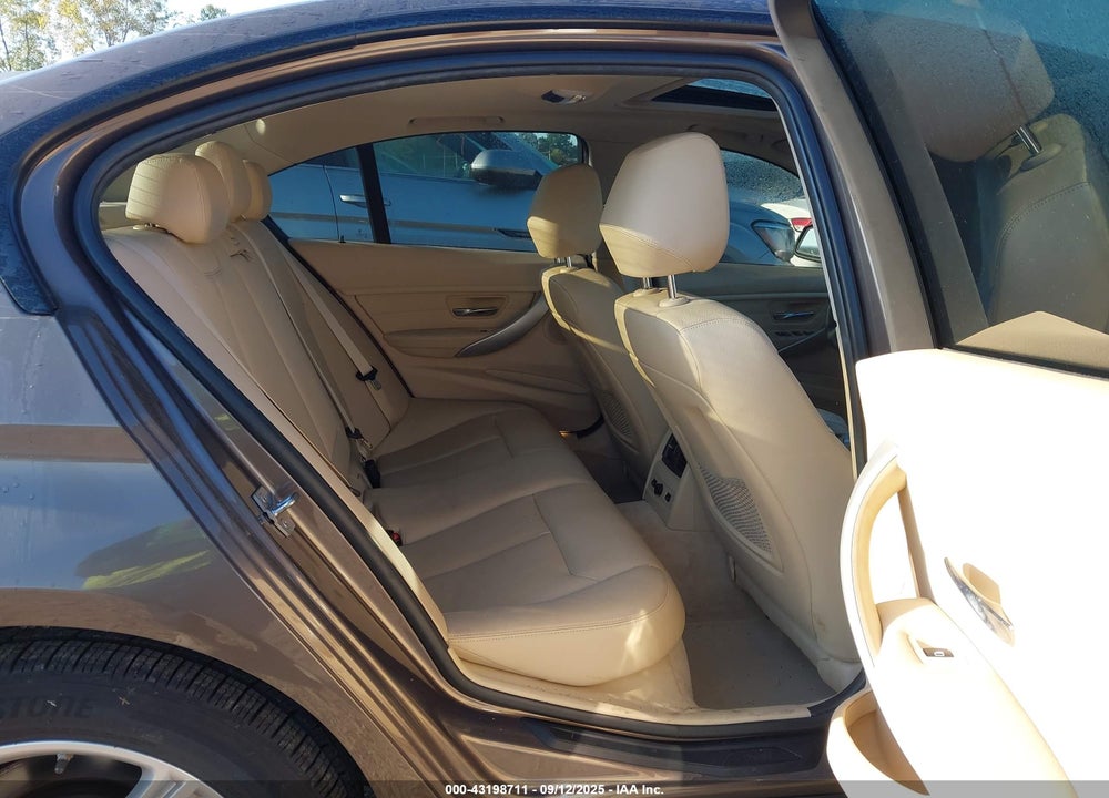 2013 BMW 3 SERIES VIN: WBA3B5C53DF593946