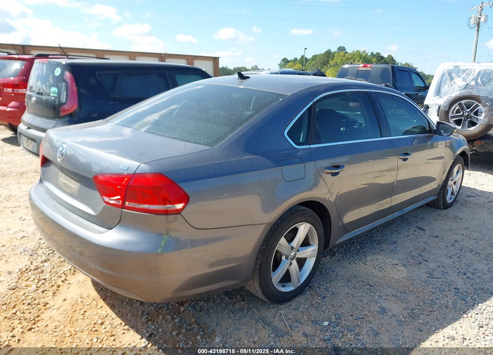 2012 VOLKSWAGEN PASSAT VIN: 1VWBP7A37CC029646