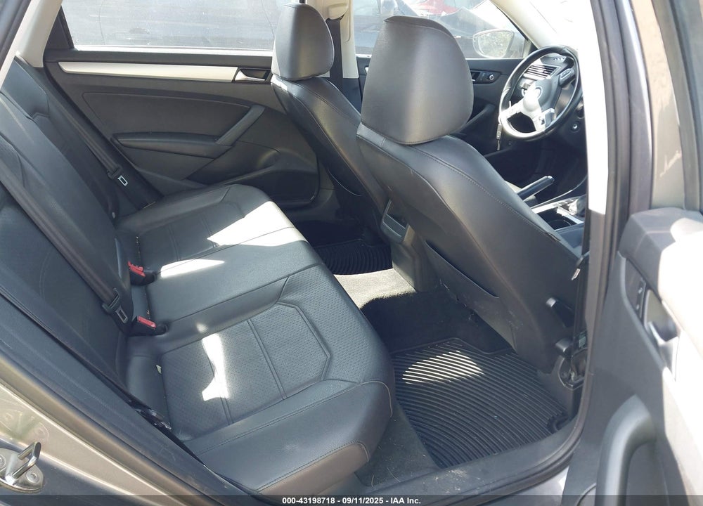 2012 VOLKSWAGEN PASSAT VIN: 1VWBP7A37CC029646
